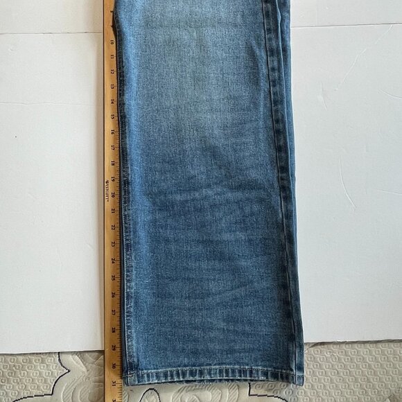 Refuge Blue Straight Leg Jeans Classic Style - Picture 9 of 11